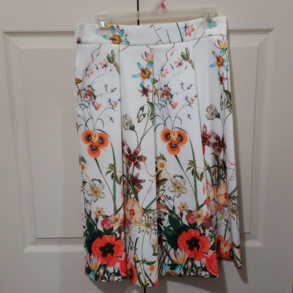 Floral Zara pleated  skirt.